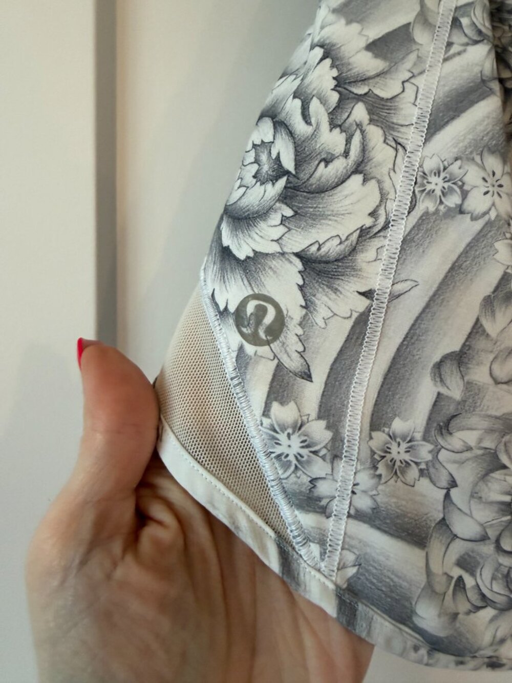 Lululemon Hotty Hot Short II - Picture 3 of 5